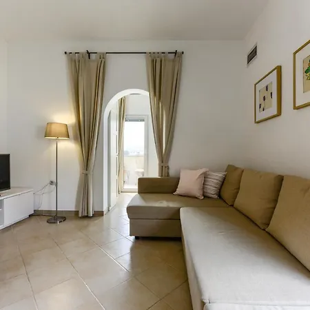 Apartment Zara 2 *